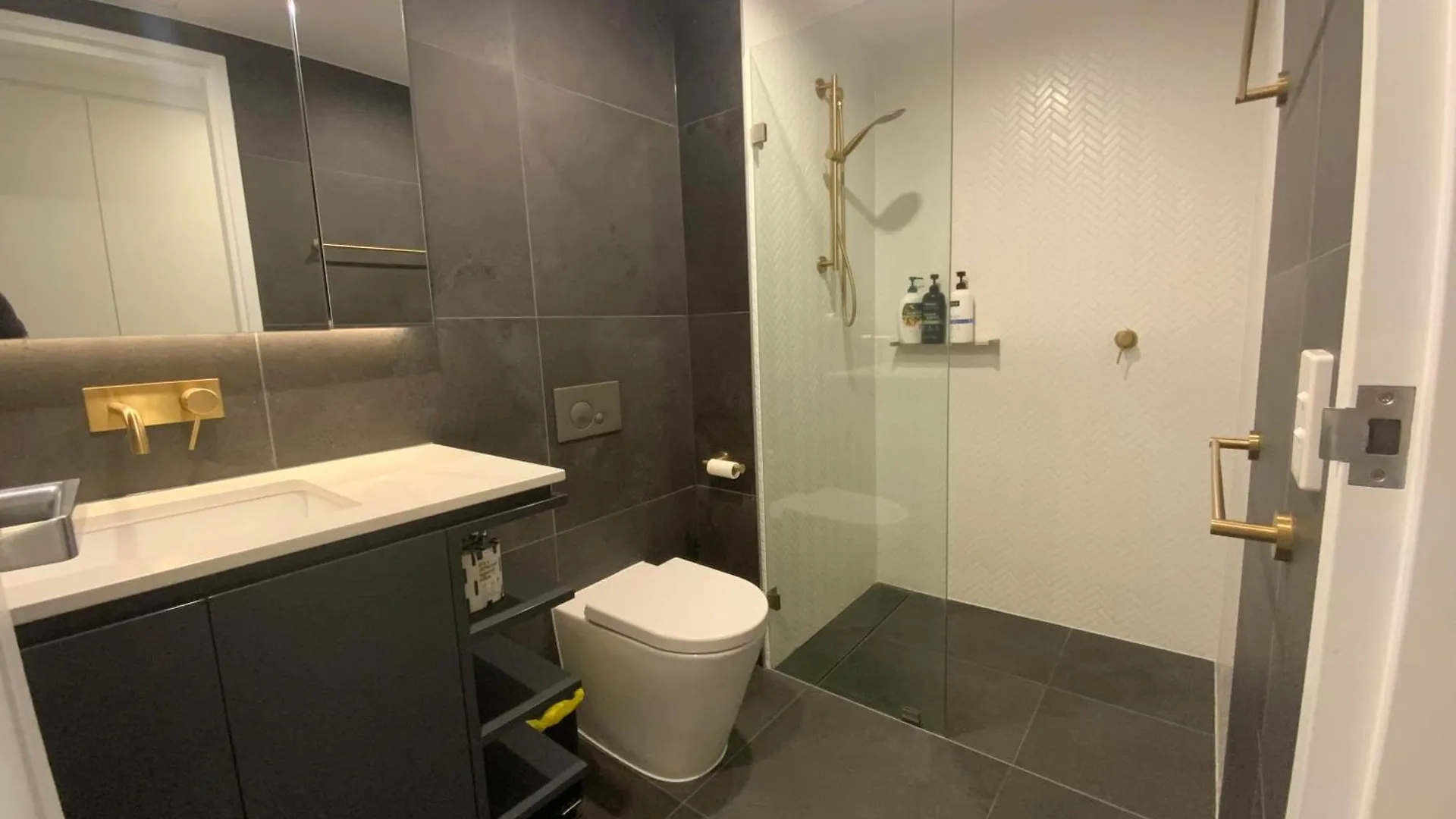 Central Cbd - Parking - Sleeps 4 Canberra Apartament